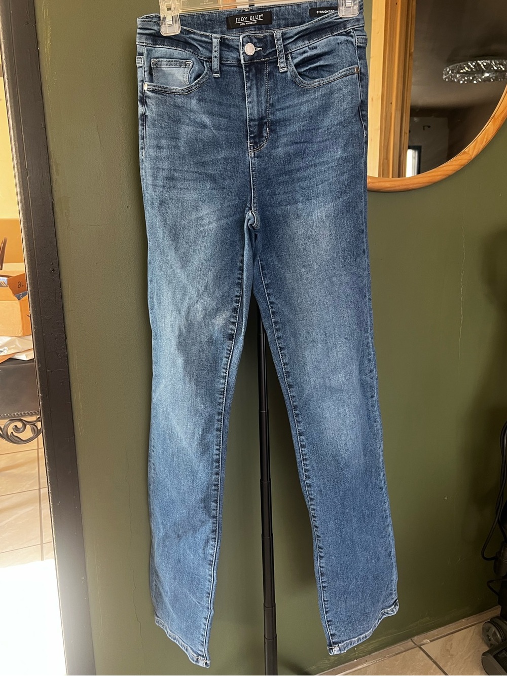 Judy Blue Medium Blue Straight Leg Jeans